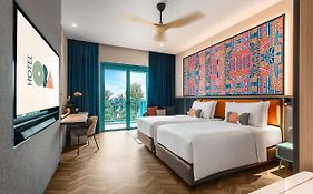 รีสอร์ท เวิลด์ เซนโตซา - เฟสทีฟ โฮเทล (SG Clean Certified)